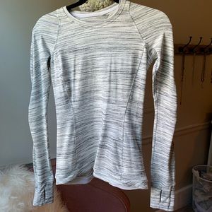 LULULEMON - Fitted Long Sleeve